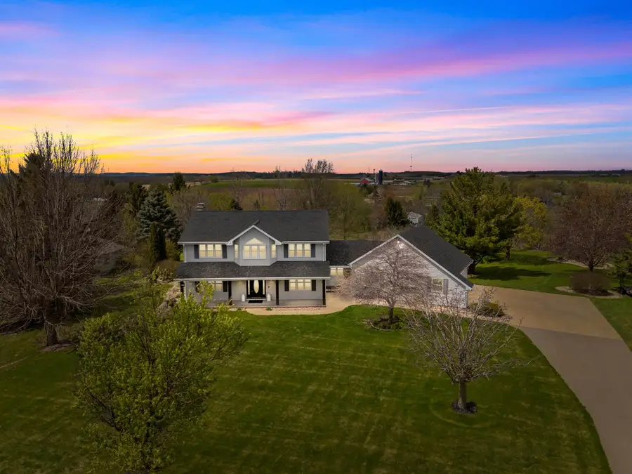 W8078 Hillcrest Court, Hortonville, WI 54944 - #2