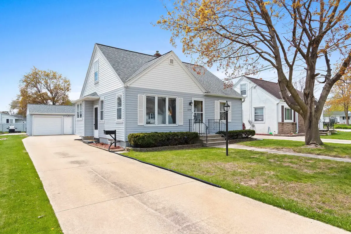 1299 Desnoyers Street, Green Bay, WI 54303 - #1