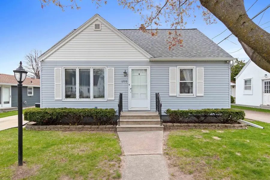 1299 Desnoyers Street, Green Bay, WI 54303 - #2
