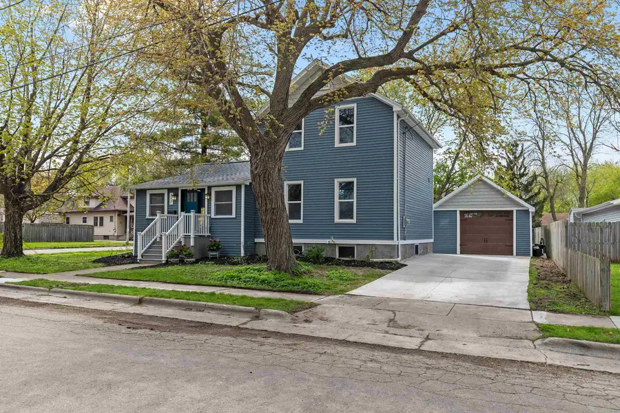 317 Hewitt Street, Neenah, WI 54956 - #2