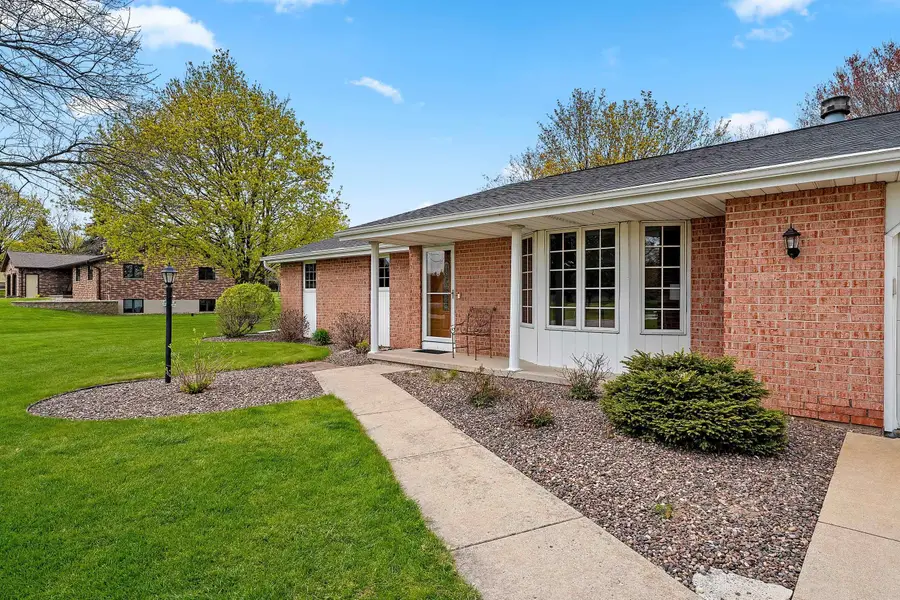 2504 Stonegate Drive, Suamico, WI 54313-8123 - #2