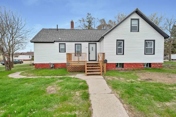 307 Ogden Street, MARINETTE, WI 54143-2927