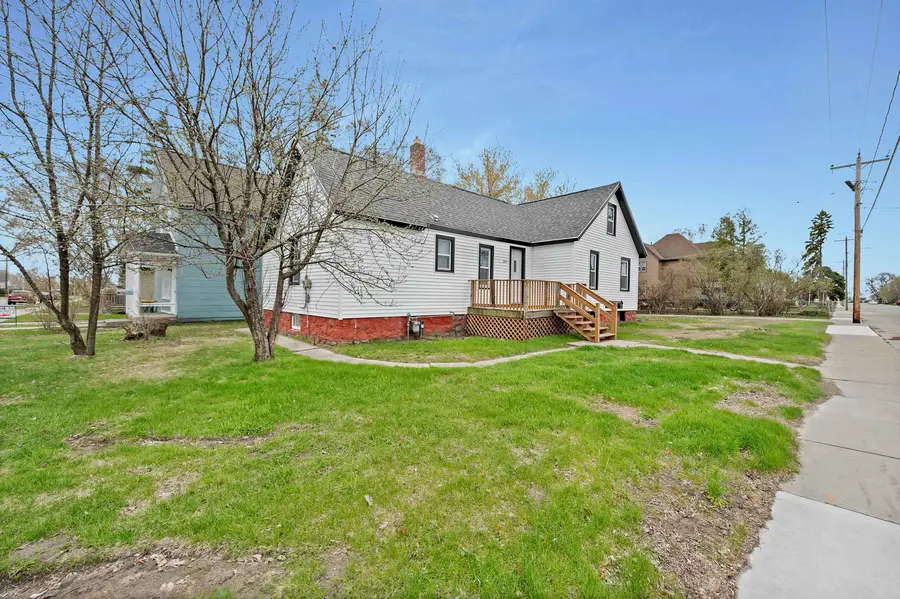 307 Ogden Street, Marinette, WI 54143-2927 - #2