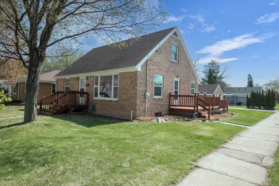 1621 11th Avenue, Green Bay, WI 54304-3614 - #2