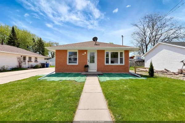 1519 Adams Avenue, OSHKOSH, WI 54902
