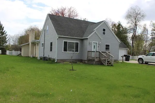 212 Highview Avenue, SHAWANO, WI 54166-3336