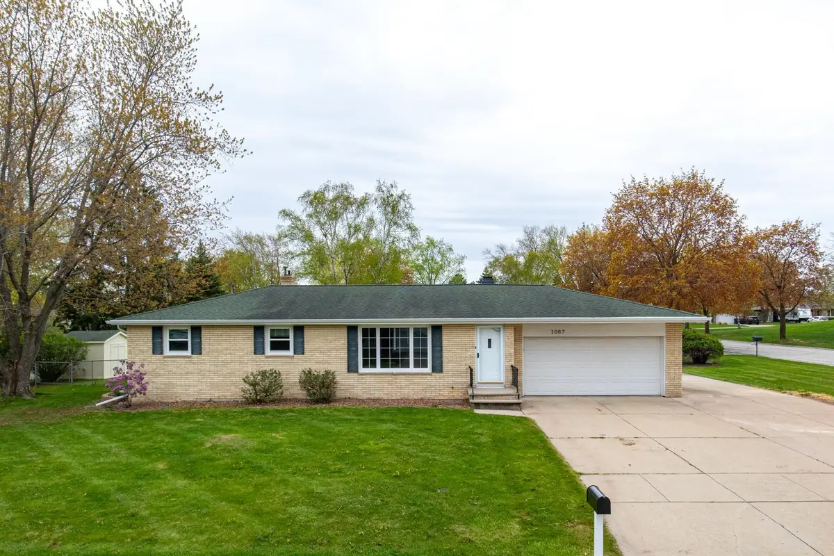 1087 Bethany Place, Ashwaubenon, WI 54304-4303 - #1