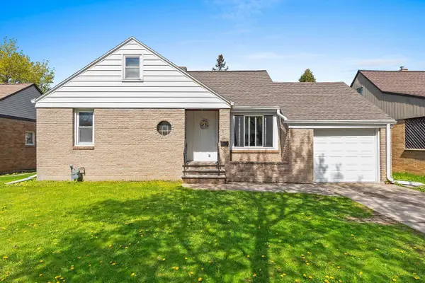 1012 Redwood Drive, GREEN BAY, WI 54304