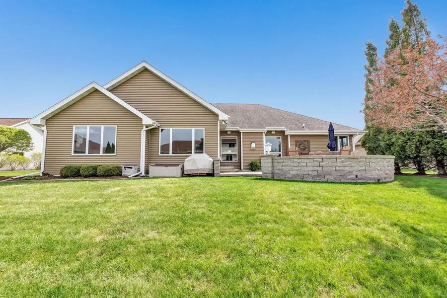 960 Springfield Drive, De Pere, WI 54115-7661 - #2
