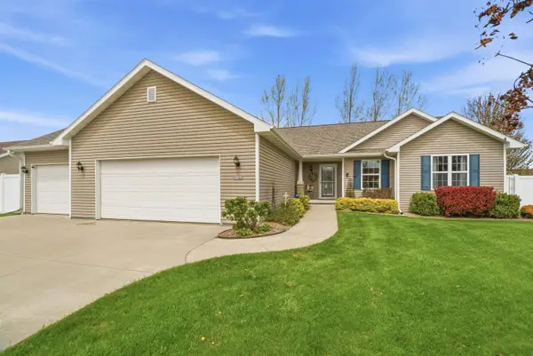 W7122 Englewood Drive, GREENVILLE, WI 54942
