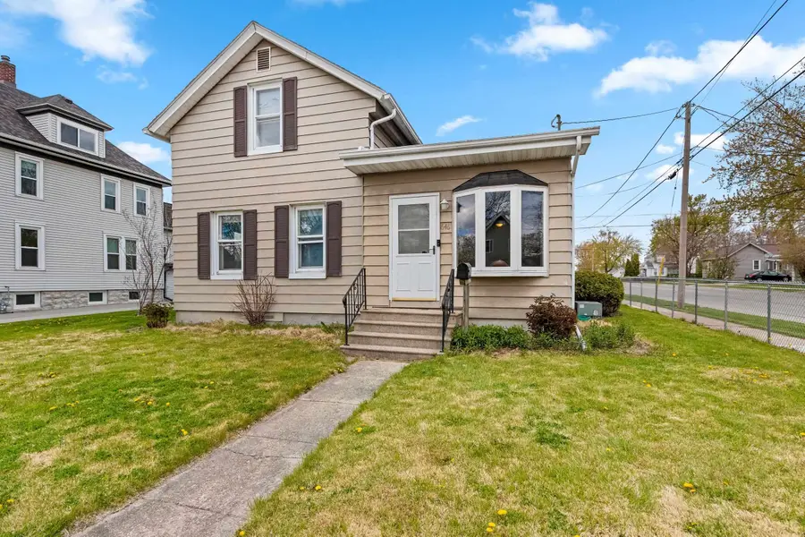 646 W 1st Street, Menasha, WI 54952 - #2