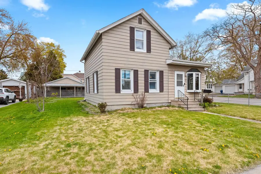 646 W 1st Street, Menasha, WI 54952 - #3