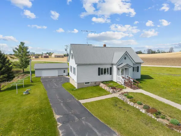 W9789 River Bank Road, CLINTONVILLE, WI 54929-8956
