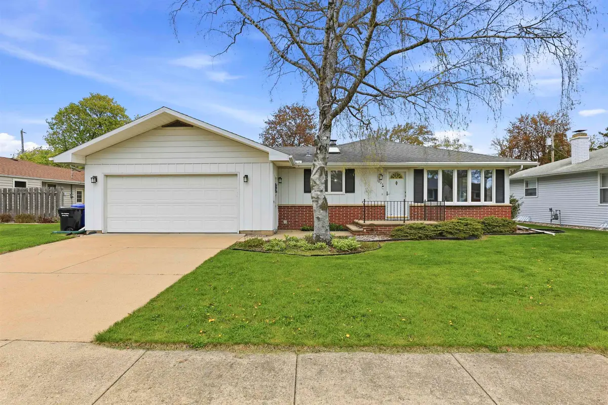 1024 W Roberts Avenue, Appleton, WI 54914-2619 - #1