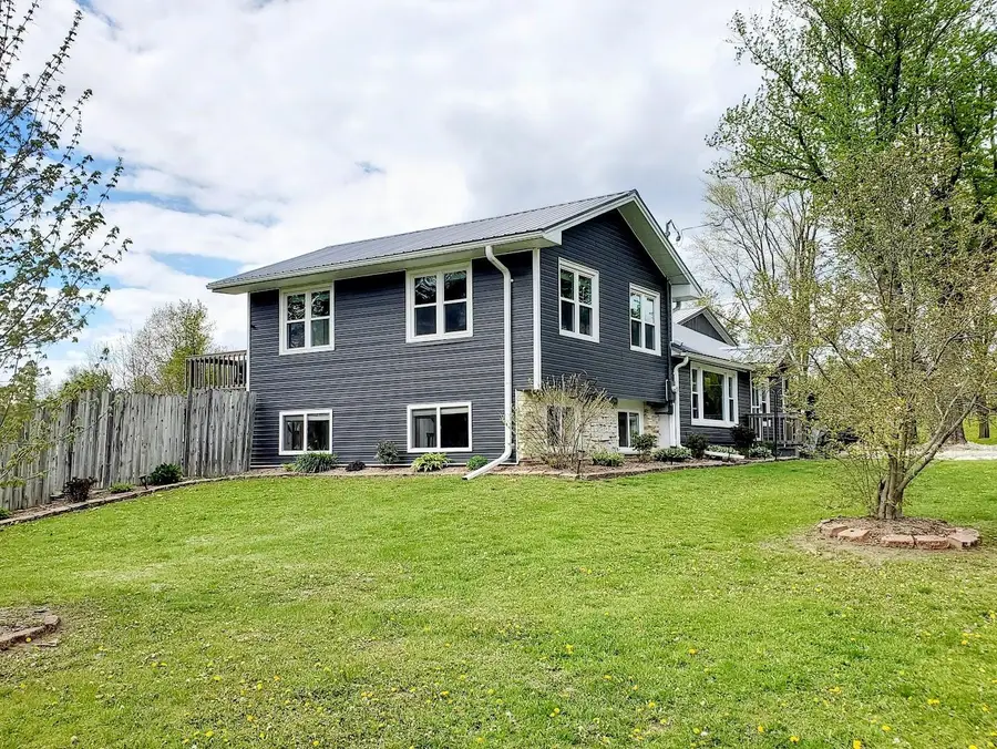 N4687 Church Street, New London, WI 54961 - #3