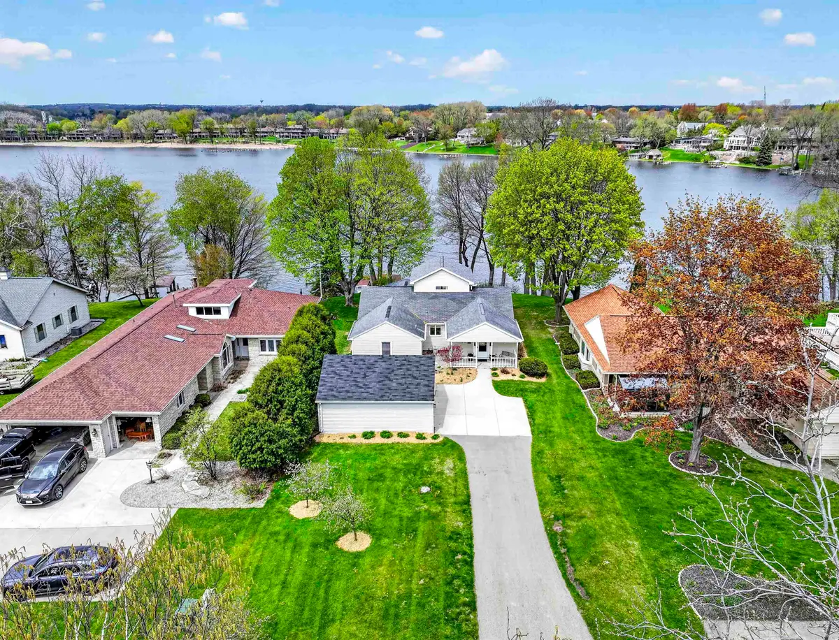 2520 W Palisades Drive, Appleton, WI 54915 - #1