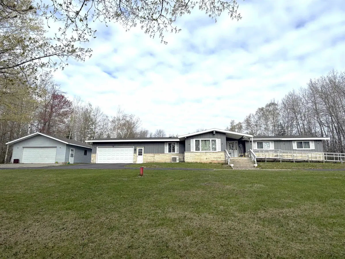 N2813 Bay De Noc Drive, Menominee, MI 49858 - #1