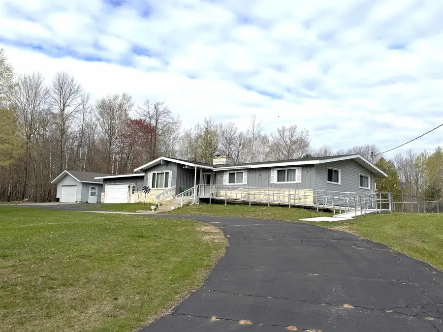 N2813 Bay De Noc Drive, Menominee, MI 49858 - #3
