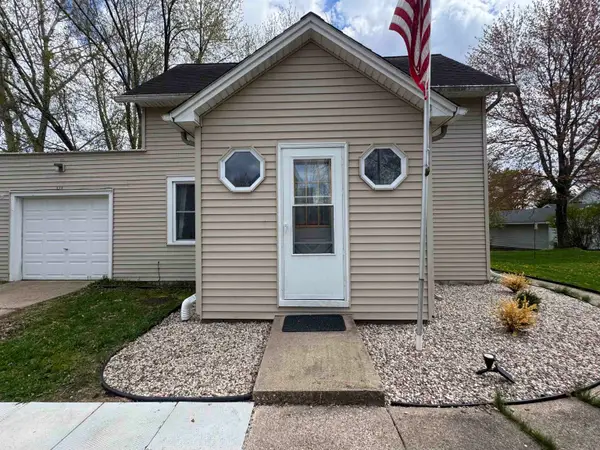 330 Lake Street, SCANDINAVIA, WI 54977