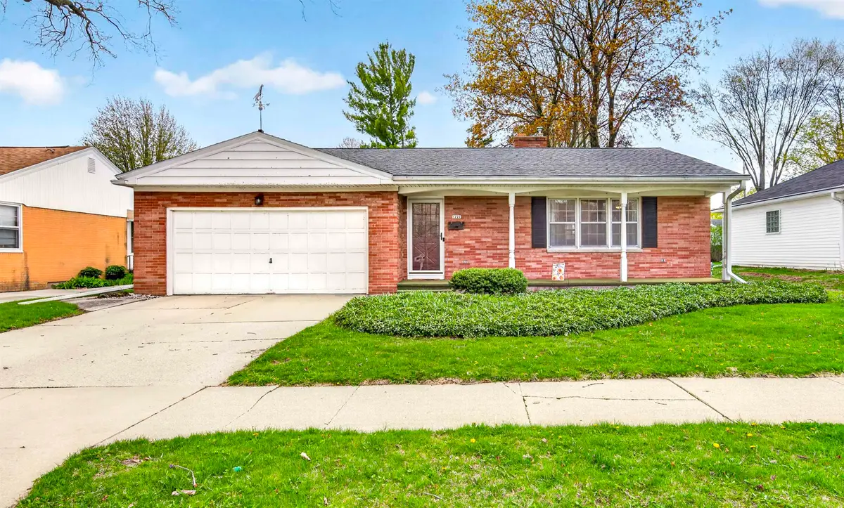 1221 Division Street, Green Bay, WI 54303 - #1