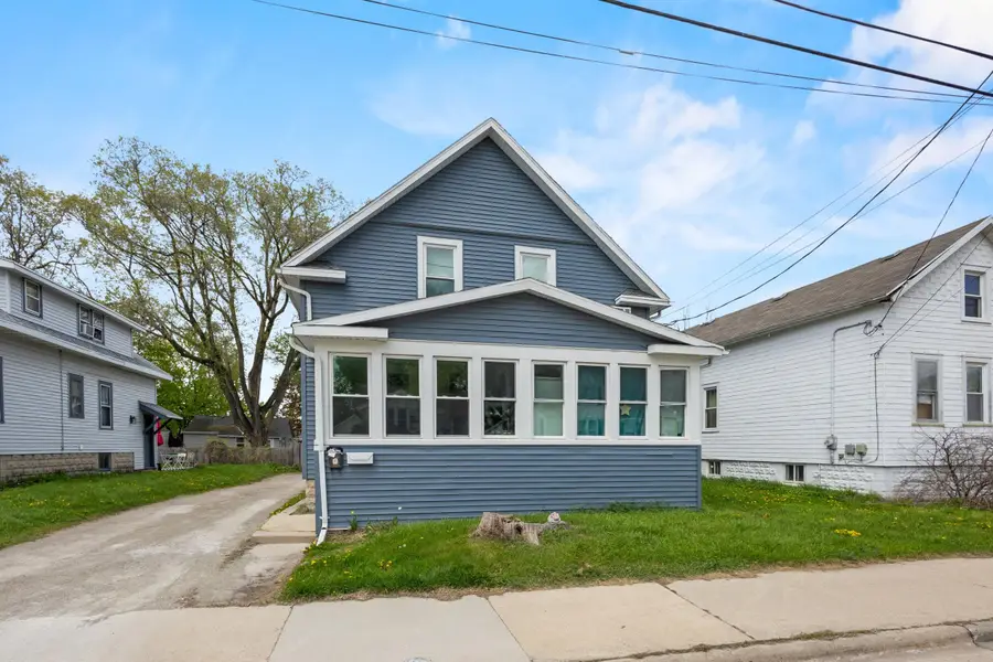 438 W 9th Avenue, Oshkosh, WI 54901 - #2