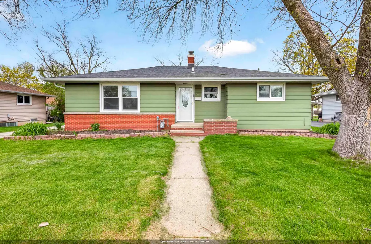 946 4th Street, Menasha, WI 54952 - #1