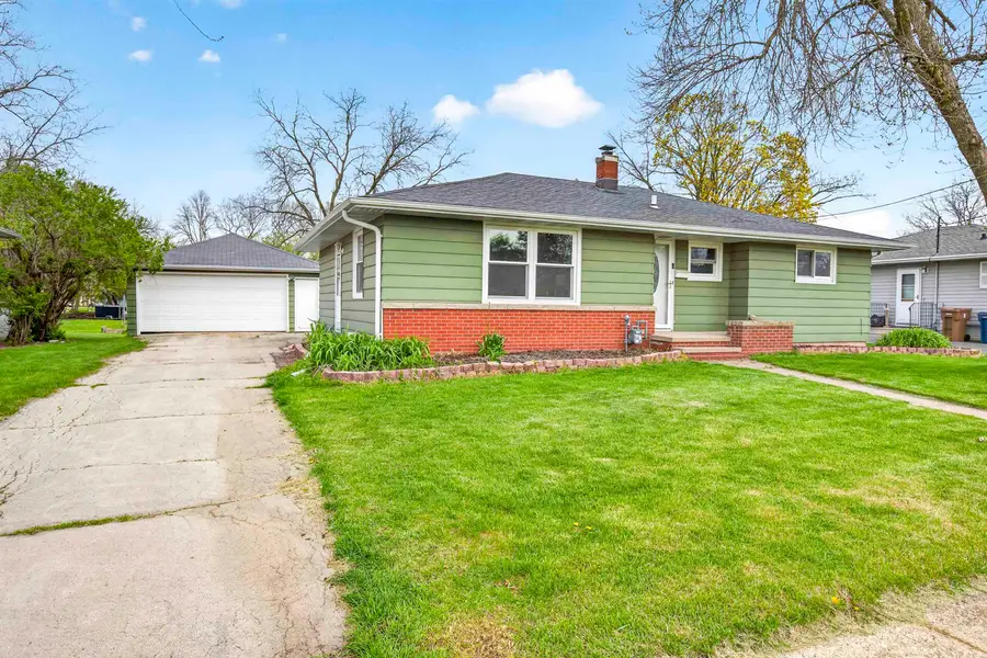946 4th Street, Menasha, WI 54952 - #2