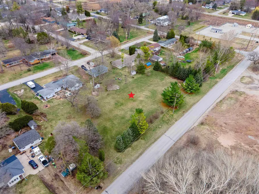 2525 Breezewood Lane, Neenah, WI 54956 - #2