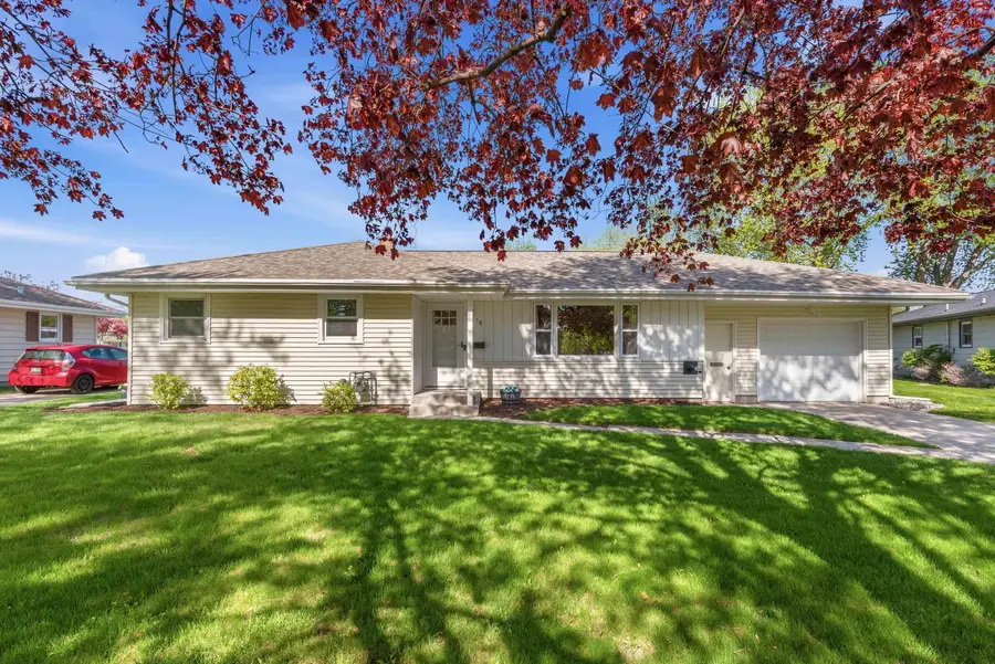 18 N St Josephs Lane, Fond Du Lac, WI 54935 - #2
