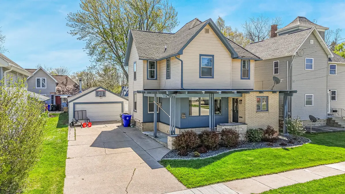 706 Metoxen Avenue, Kaukauna, WI 54130 - #1