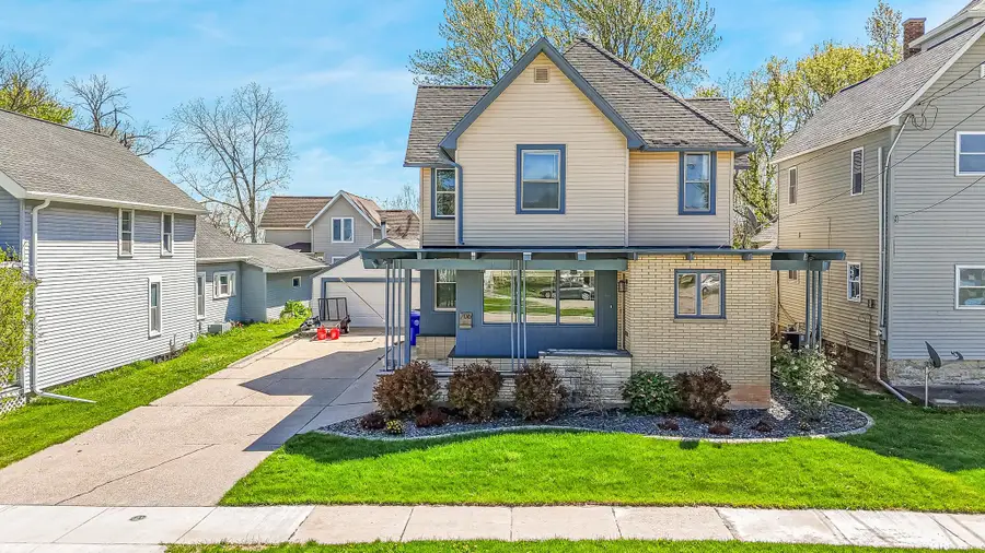706 Metoxen Avenue, Kaukauna, WI 54130 - #2