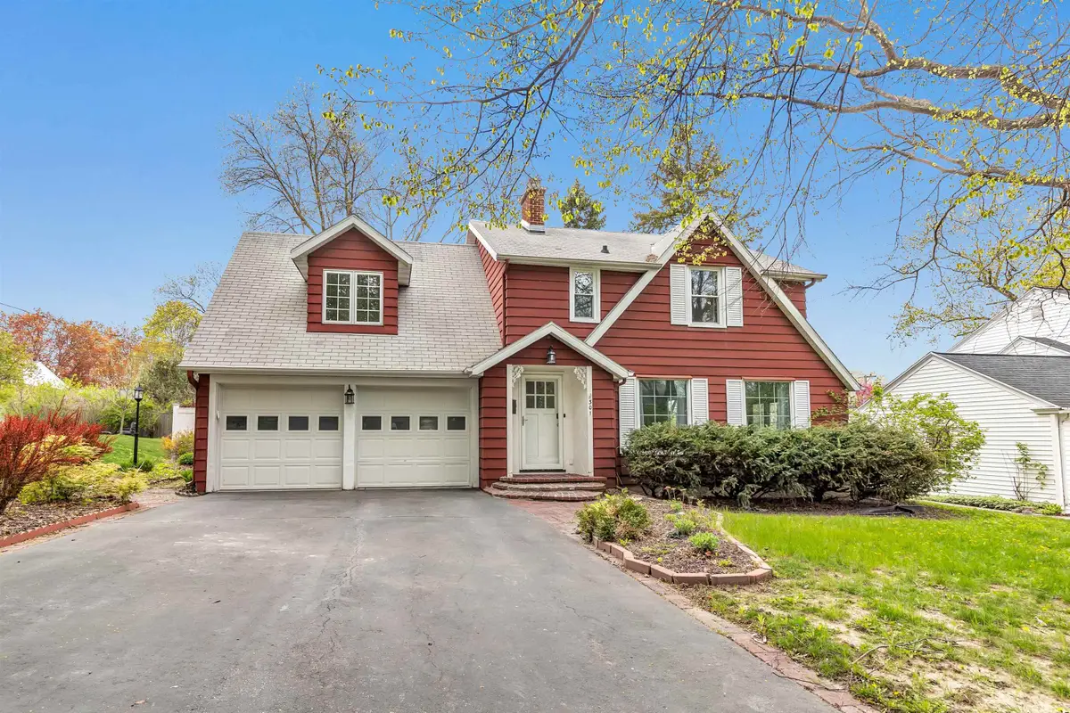 301 Iroquois Avenue, Green Bay, WI 54301-1919 - #1