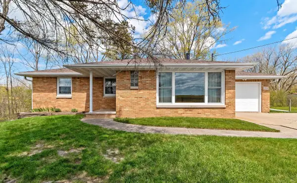 1768 North Road, ASHWAUBENON, WI 54313-5547