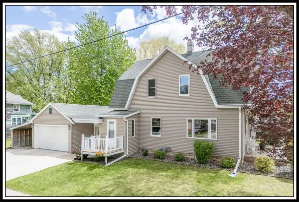 1002 Mill Street, NEW LONDON, WI 54961-1972