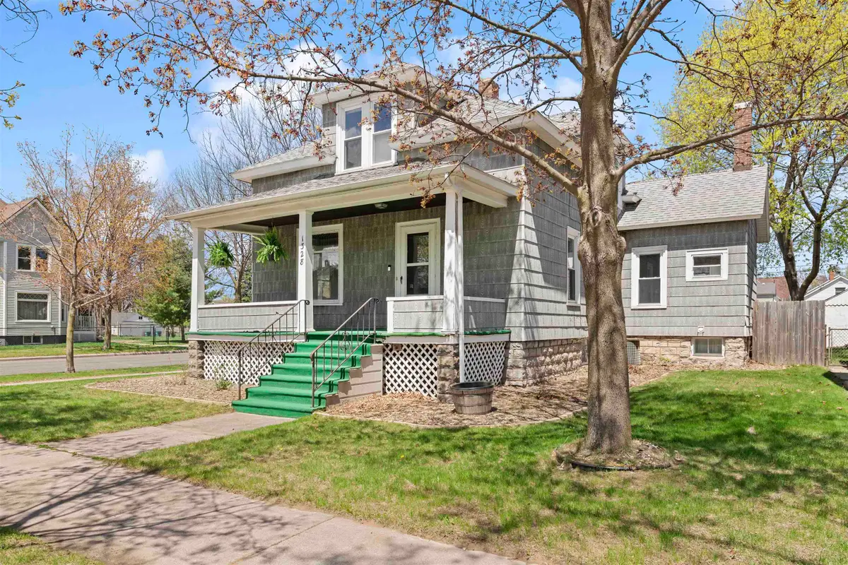 1328 10th Street, Marinette, WI 54143 - #1