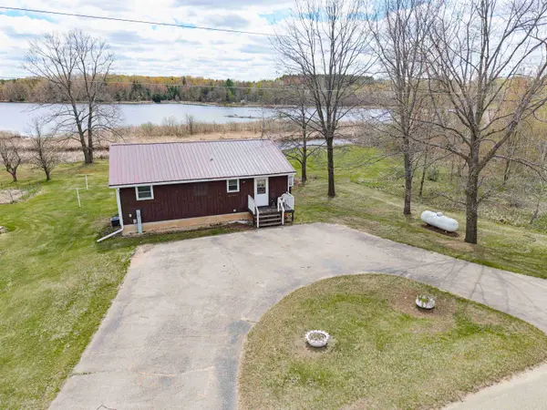 321 Lake Drive, GRESHAM, WI 54128