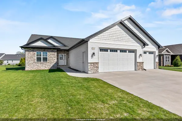 1983 Mimosa Lane, NEENAH, WI 54956