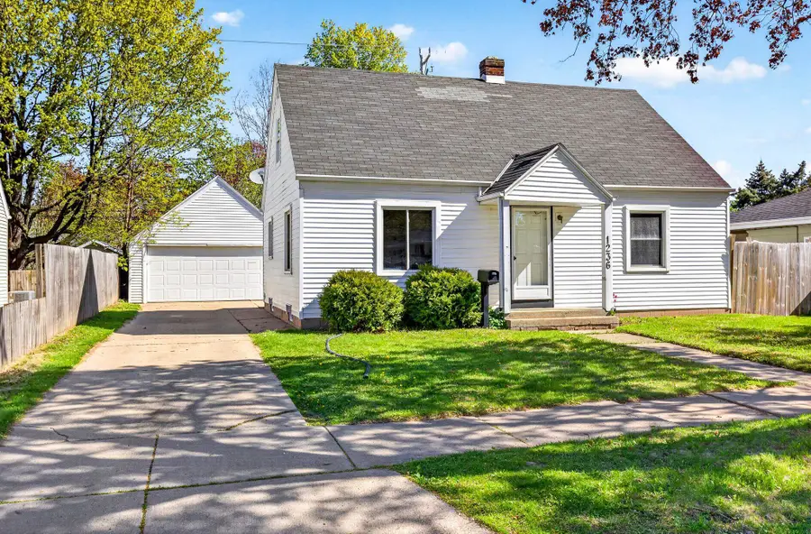 1236 E Glendale Avenue, Appleton, WI 54911 - #2