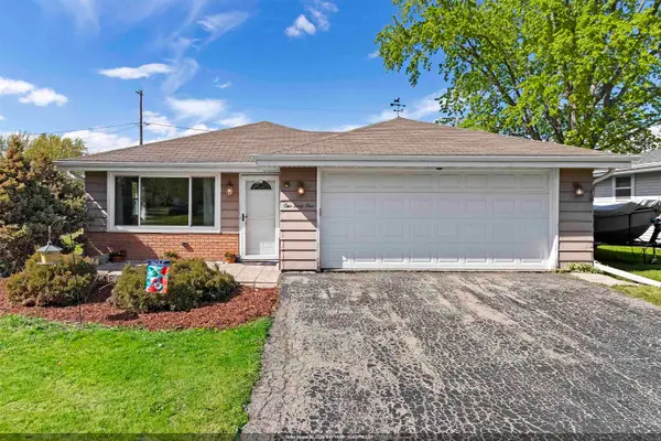 141 Stanley Street, NEENAH, WI 54956