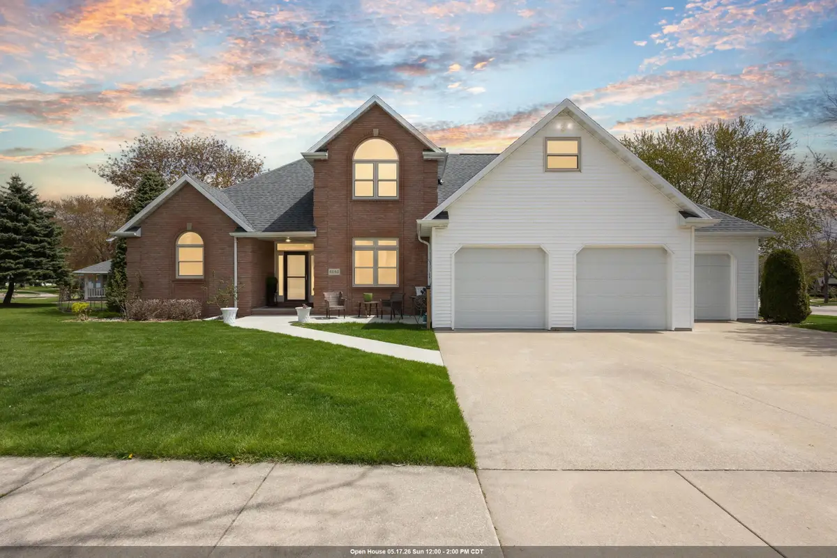 4240 N Wedgewood Drive, Appleton, WI 54911 - #1