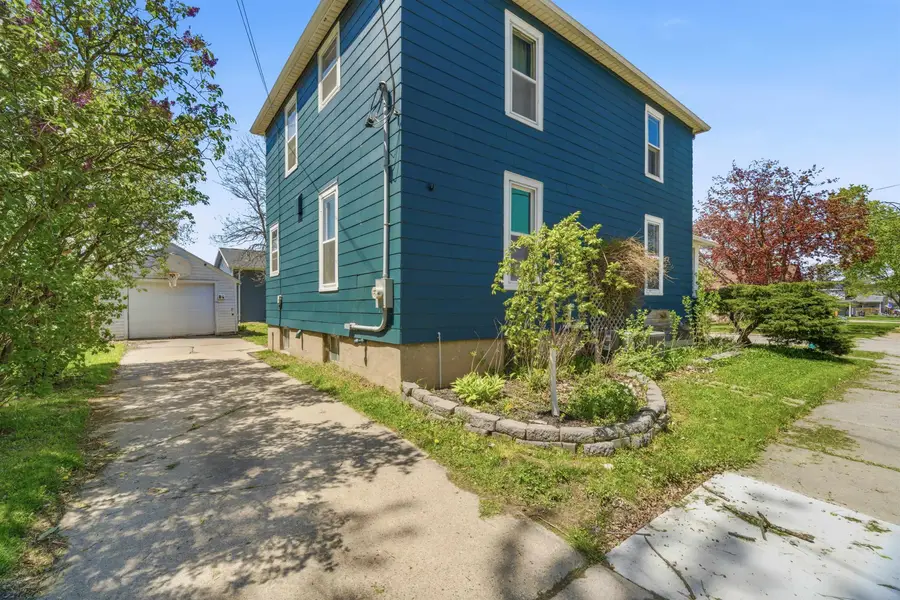 123 E Harrison Street, Appleton, WI 54915 - #2