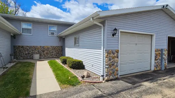 112 E Hofman Street #17, CECIL, WI 54111