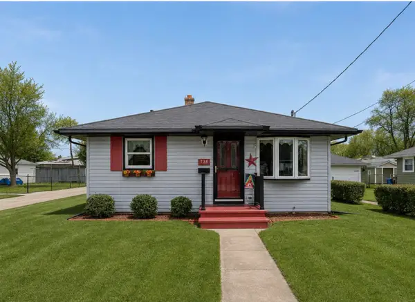 738 London Street, MENASHA, WI 54952