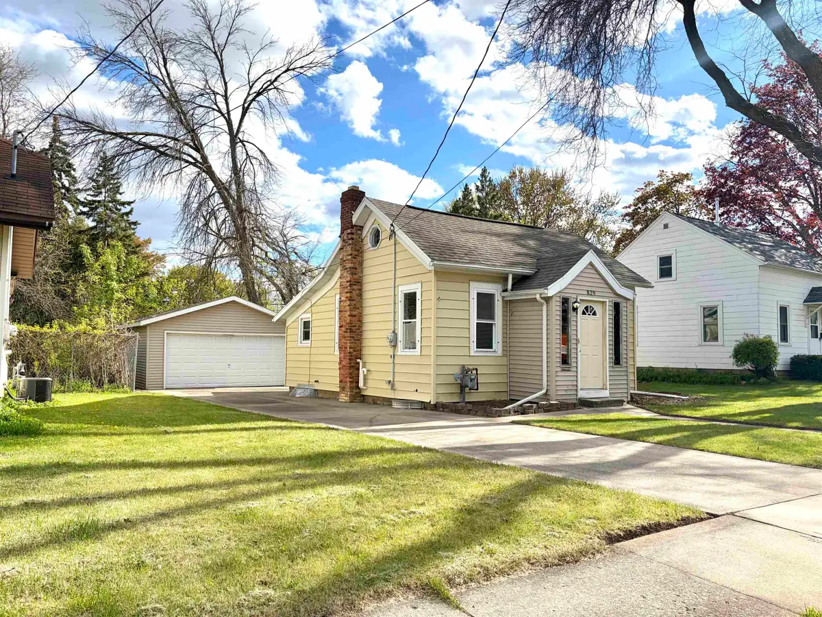 829 W Grant Street, Appleton, WI 54914-2665 - #1