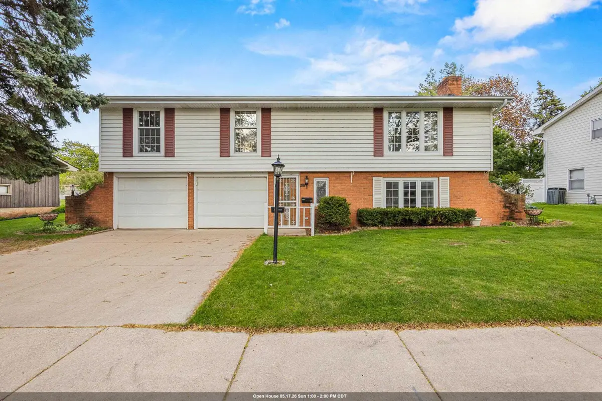 1742 N Douglas Street, Appleton, WI 54914 - #1