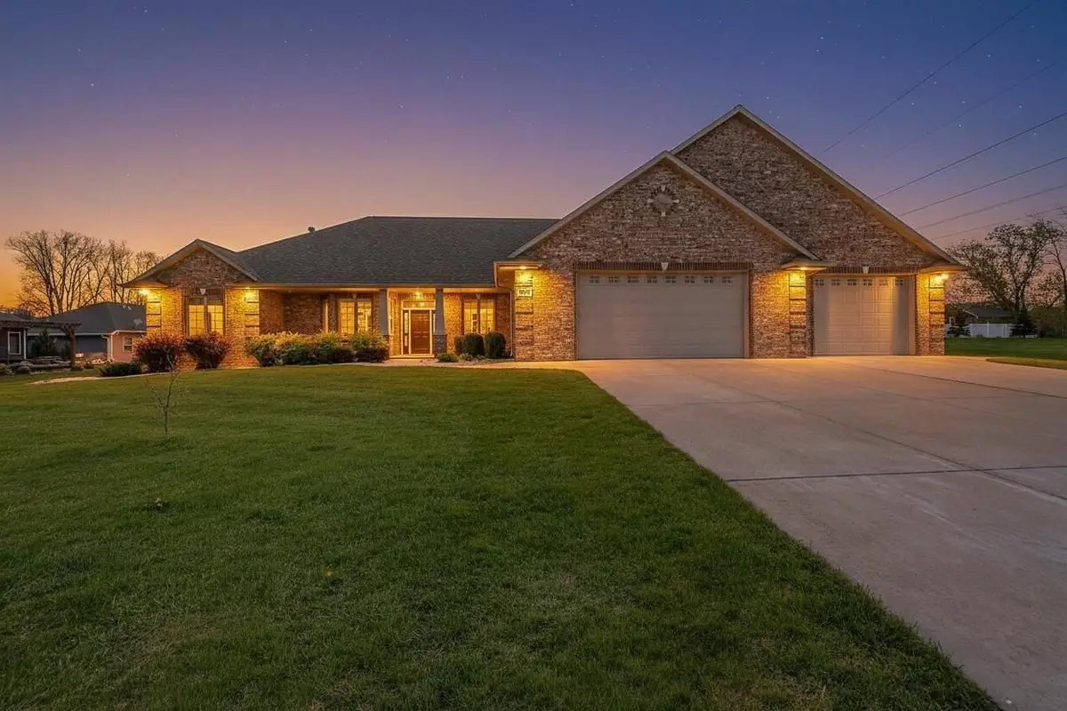 334 Whispering Creek Court, Green Bay, WI 54303 - #1