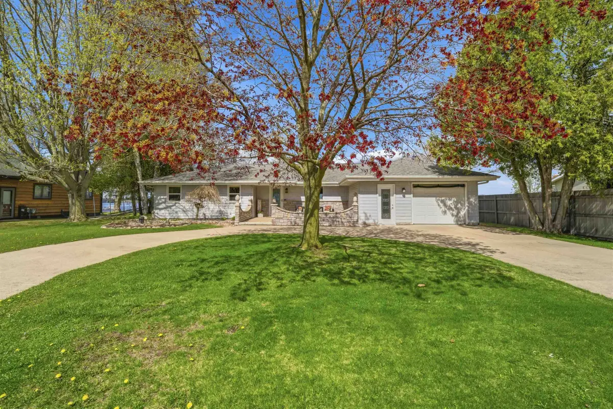 201 N Pike Street, Cecil, WI 54111 - #1