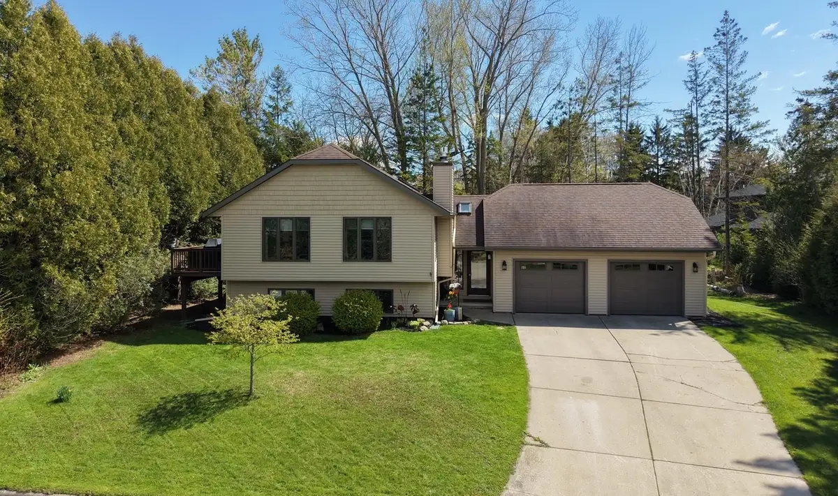641 E Walnut Place, Sturgeon Bay, WI 54235 - #1