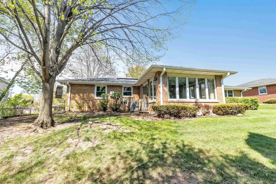 121 St Francis Drive, Green Bay, WI 54301-1335 - #2
