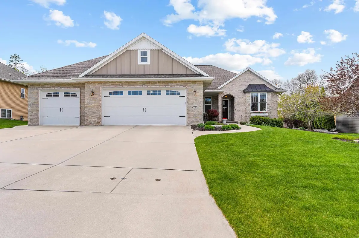 3747 Copper Oak Circle, Green Bay, WI 54313 - #1